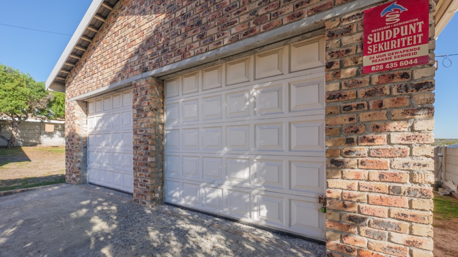 3 Bedroom Property for Sale in Struisbaai Western Cape